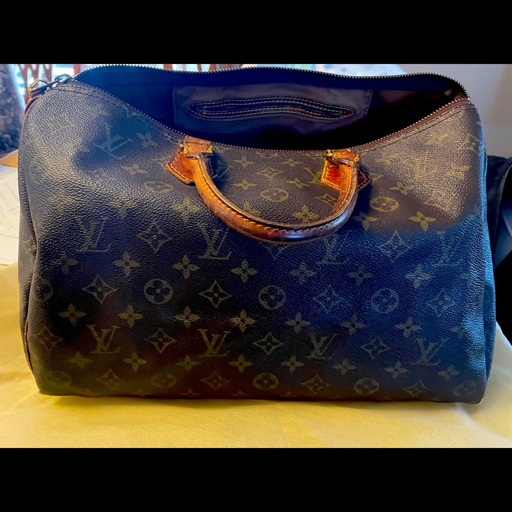 Authentic Louis Vuitton Speedy 35